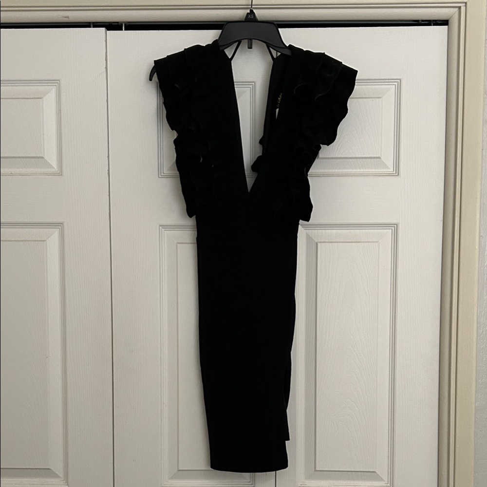 Chic Black Backless Ruffle Dress